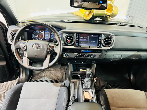 TOYOTA TACOMA 4X2 2021 - Image 12