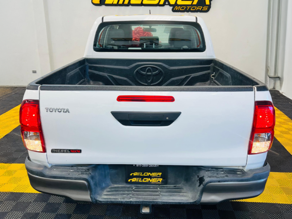 TOYOTA HILUX DOBLE CABINA DIESEL 4X4 2022 - Image 9