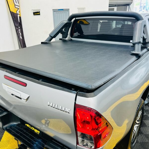 TOYOTA HILUX SR 2023 - Image 15