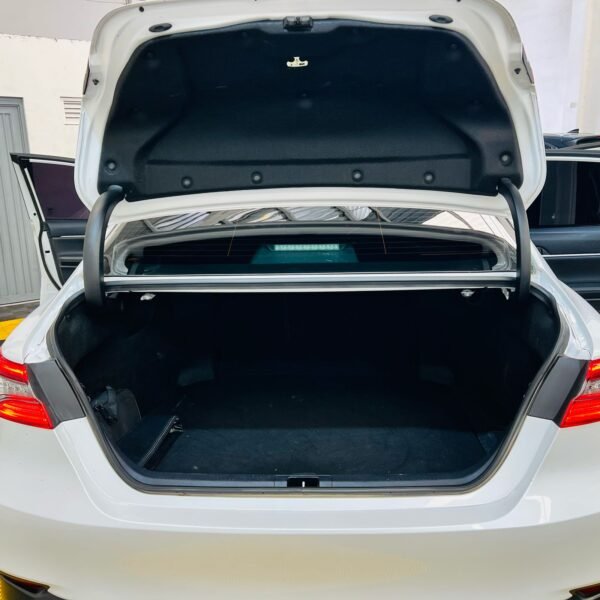 TOYOTA CAMRY XLE HV 2024 - Image 15