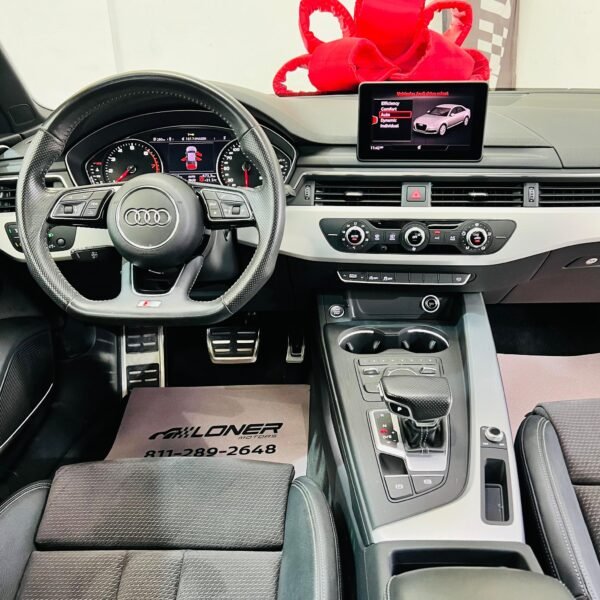 AUDI A4 SLINE 2.0 2017 - Image 17