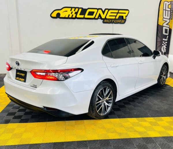 TOYOTA CAMRY XLE HV 2024 - Image 4