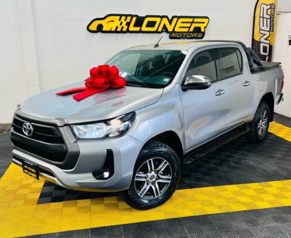 TOYOTA HILUX SR 2023 - Image 5