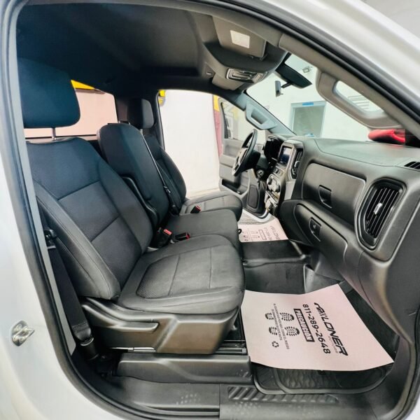 CHEVROLET SILVERADO CAB REG 8CIL 4X4 - Image 11