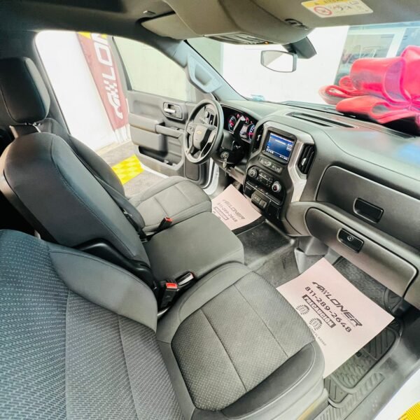 CHEVROLET SILVERADO CAB REG 8CIL 4X4 - Image 12