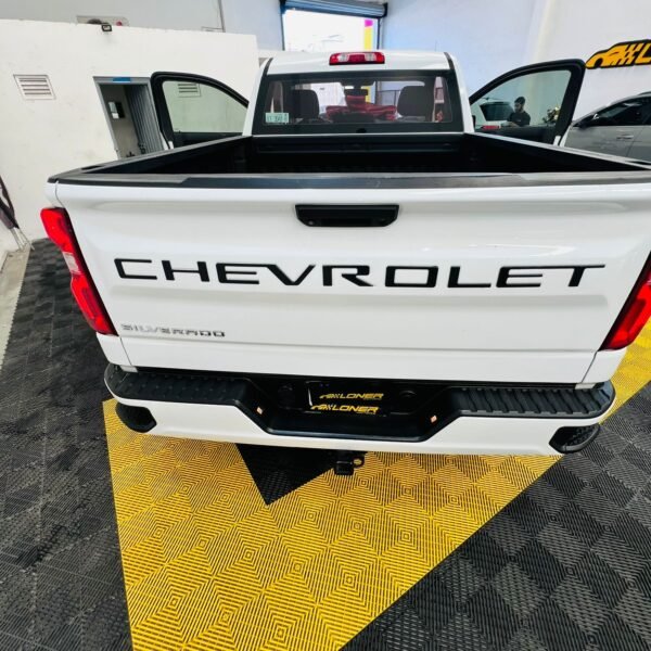 CHEVROLET SILVERADO CAB REG 8CIL 4X4 - Image 14