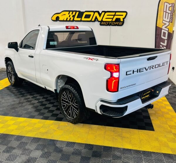 CHEVROLET SILVERADO CAB REG 8CIL 4X4 - Image 7