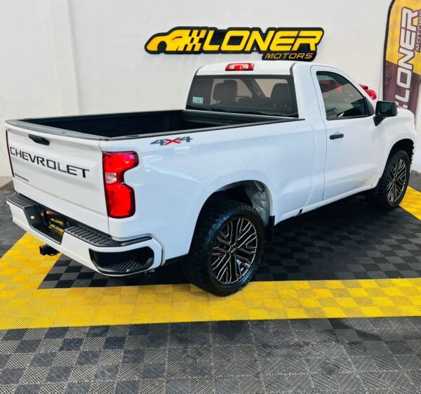 CHEVROLET SILVERADO CAB REG 8CIL 4X4 - Image 9