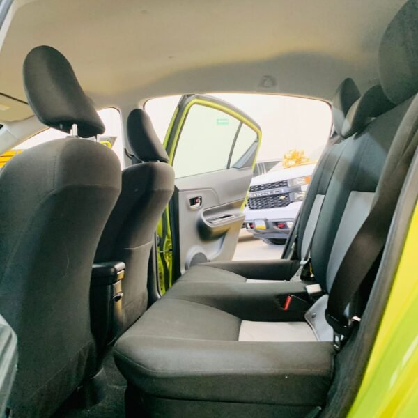 TOYOTA PRIUS C 2019 - Image 12