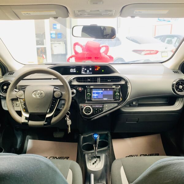 TOYOTA PRIUS C 2019 - Image 13