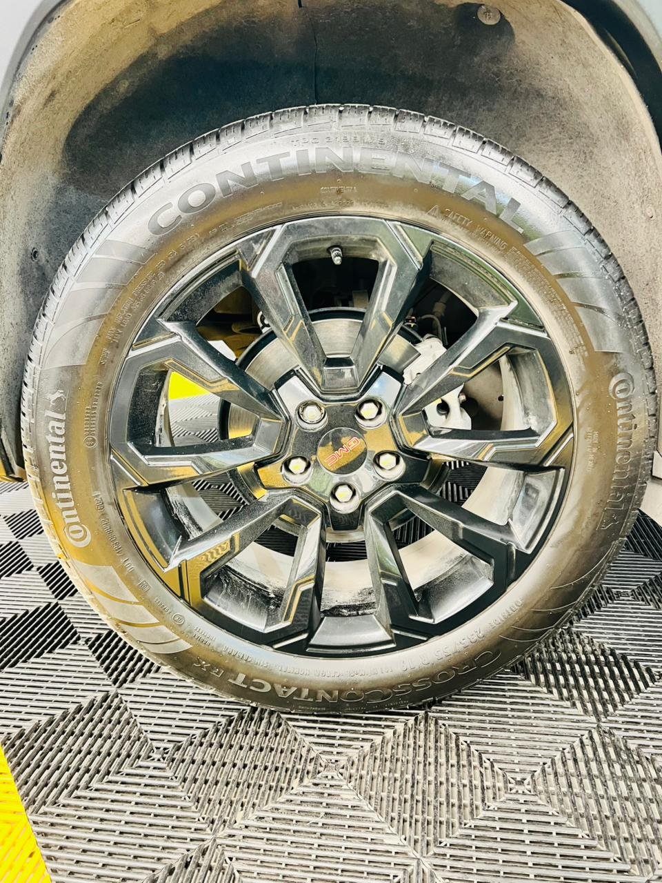 GMC TERRAIN BLACK EDITION 2025 - Image 11